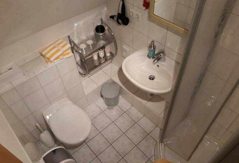 فندق Wein Und Gasthof Zipf