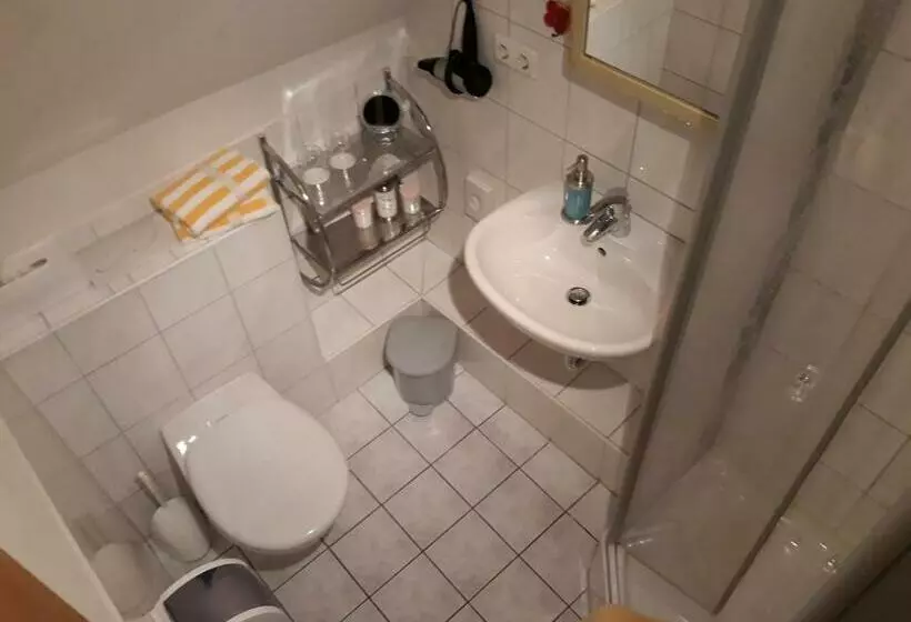 Hotelli Wein Und Gasthof Zipf