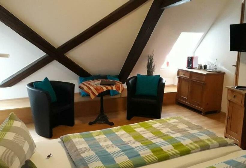 فندق Wein Und Gasthof Zipf