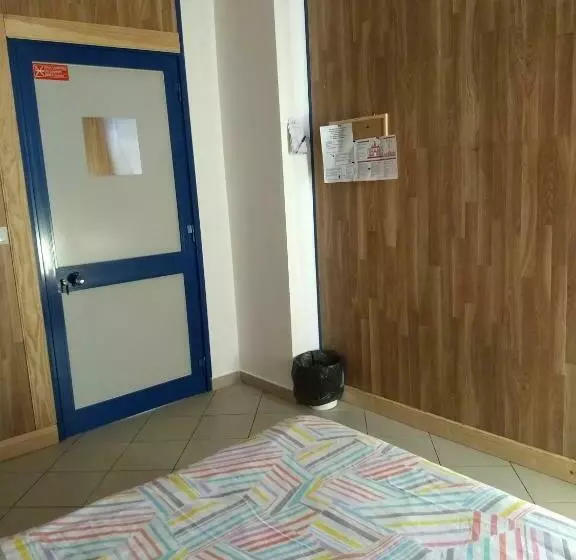 Melaya Budget Hostel