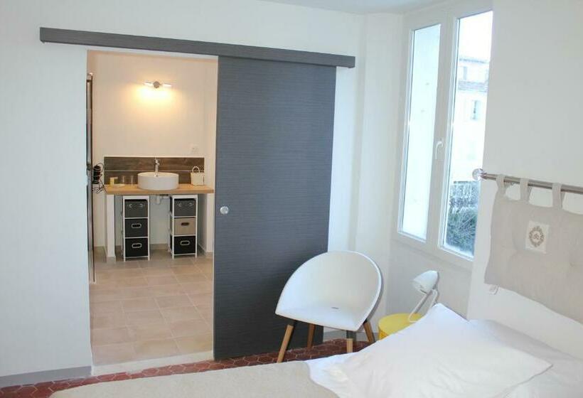 פנסיון La Maison De Jules