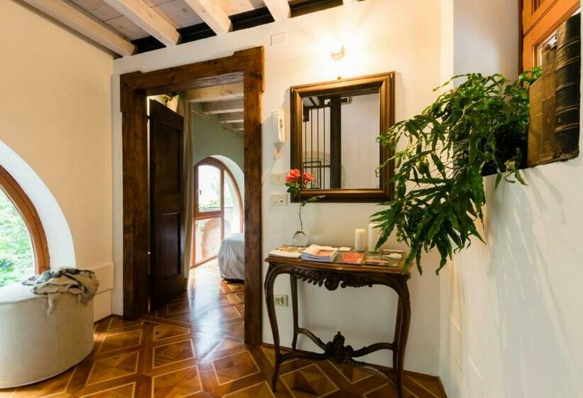 پانسیون Little Garden