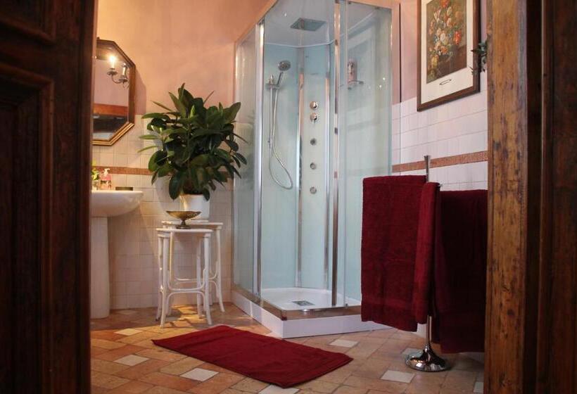 پانسیون Little Garden