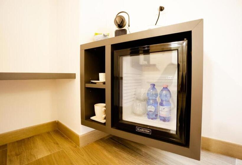 Пансион Sarzana S Rooms