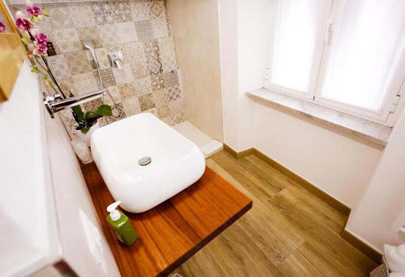 Пансион Sarzana S Rooms