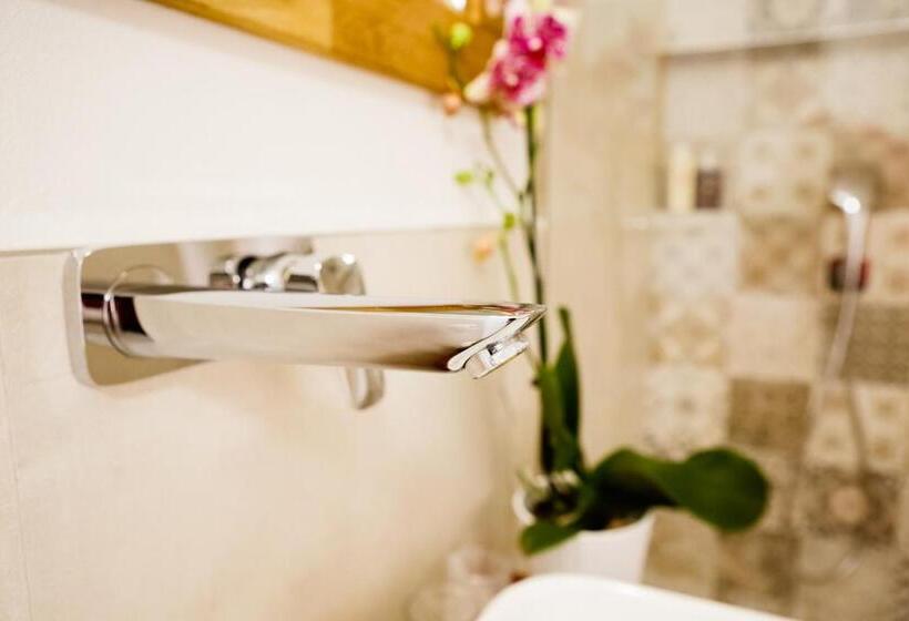 Пансион Sarzana S Rooms