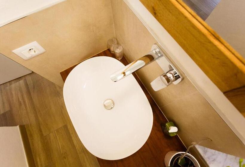 Пансион Sarzana S Rooms