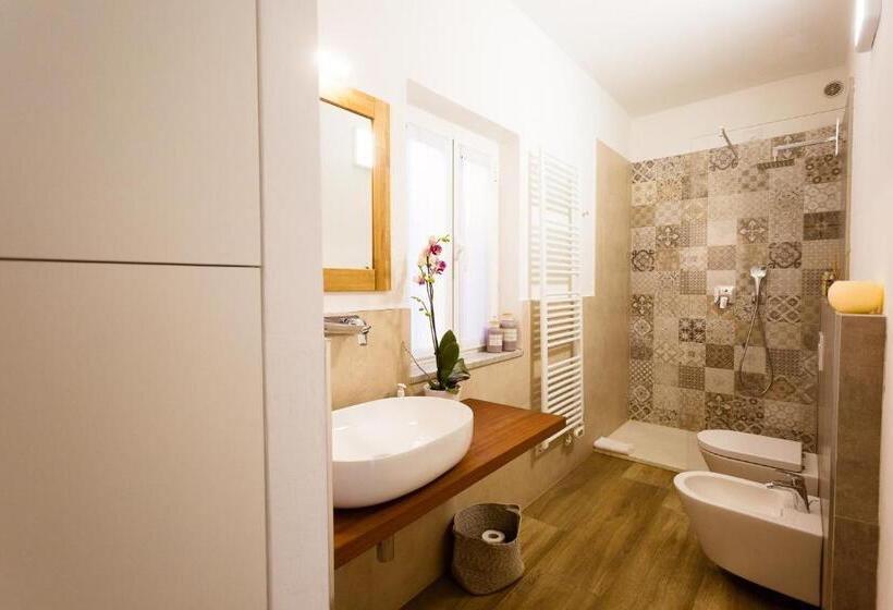 Пансион Sarzana S Rooms