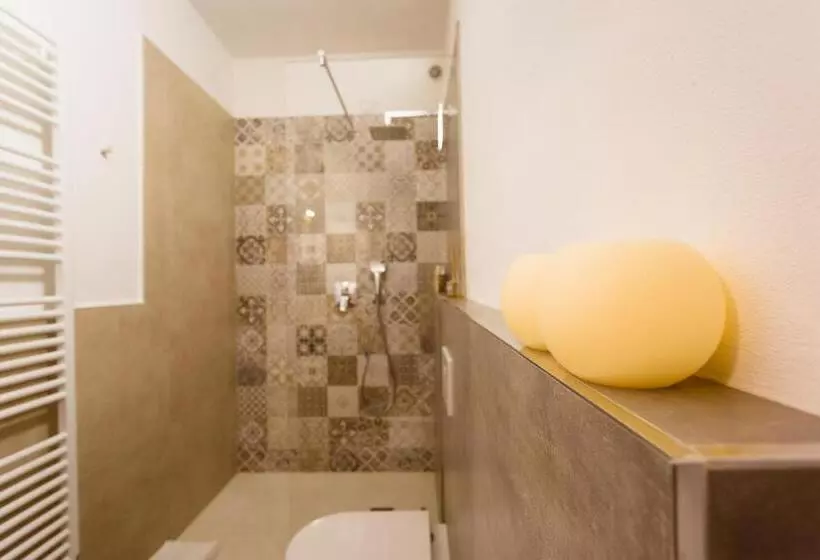 Majatalo Sarzana S Rooms