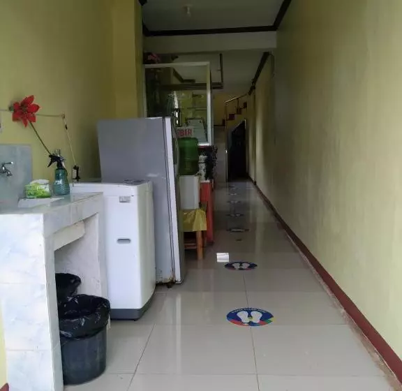 Rms Travellers Inn   Hostel