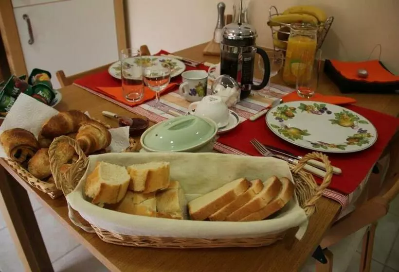 Aamiaismajoitus (B&B) Chez Helen