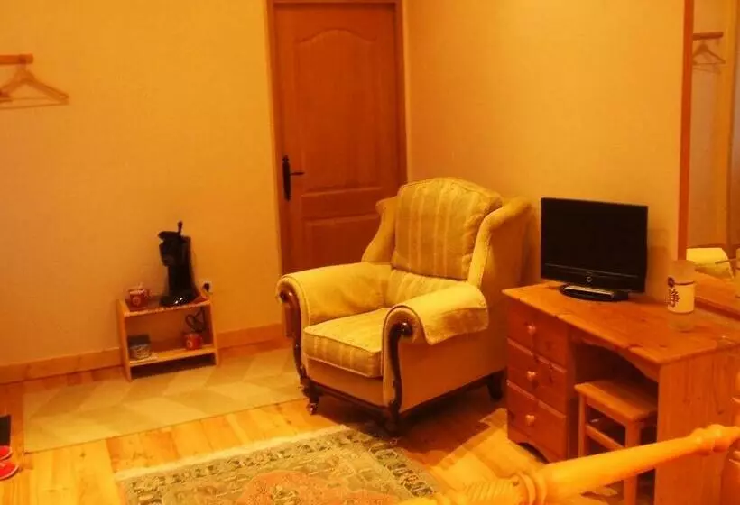 Aamiaismajoitus (B&B) Chez Helen