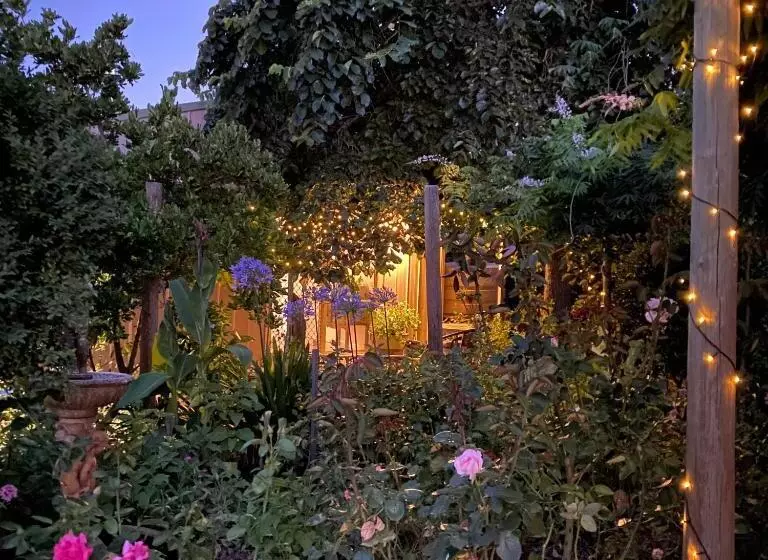 ベッドアンドブレックファースト Holly House Garden Studio