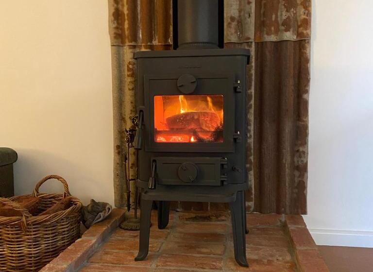 住宿加早餐  Holly House Garden Studio