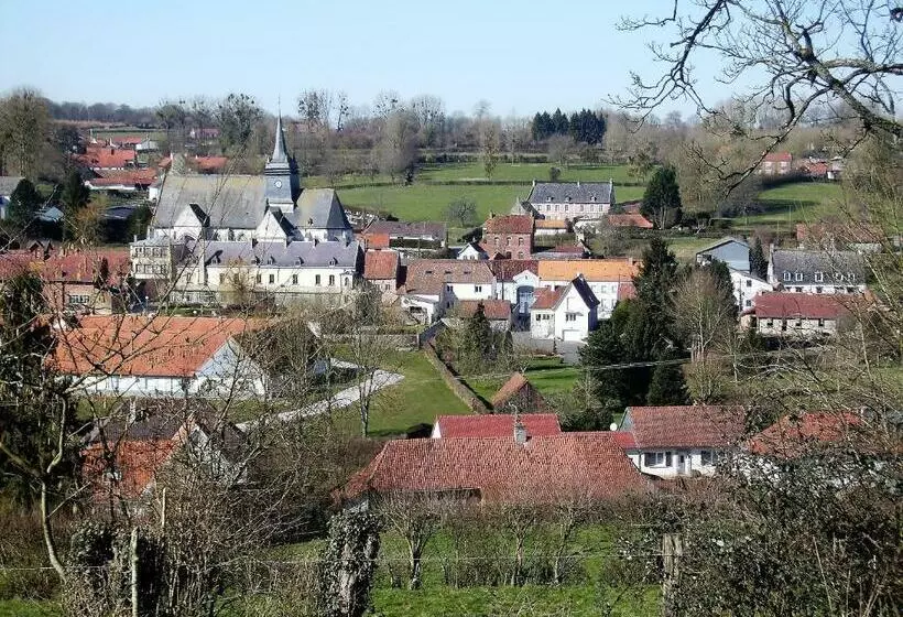 Aamiaismajoitus (B&B) Le Presbytère De Fressin