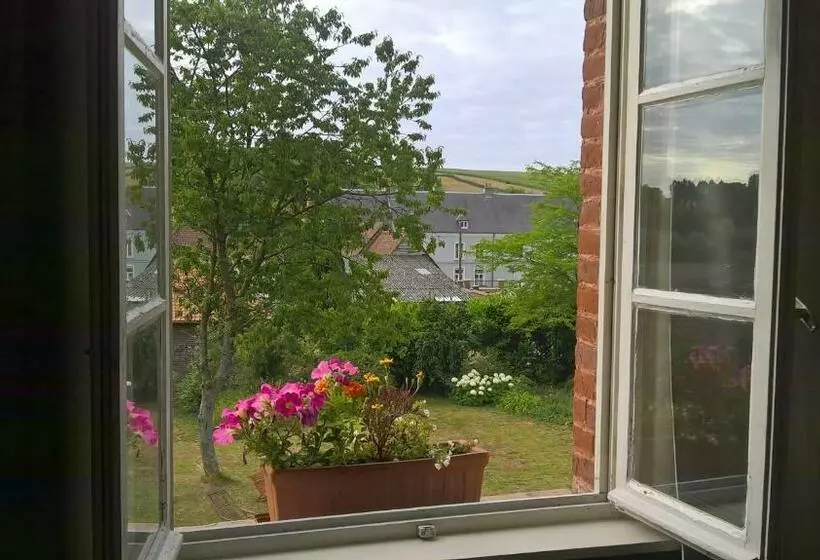 Aamiaismajoitus (B&B) Le Presbytère De Fressin