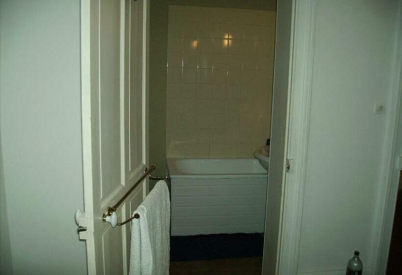 ベッドアンドブレックファースト Le Presbytère De Fressin