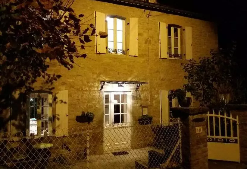 Aamiaismajoitus (B&B) Les Trois Prunelles