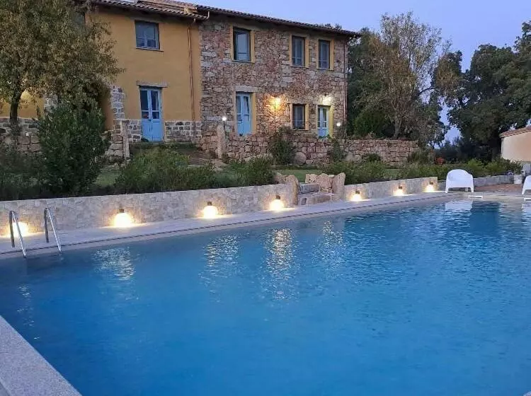 ホテル Agriturismo Is Conchisceddas