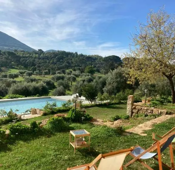 ホテル Agriturismo Is Conchisceddas