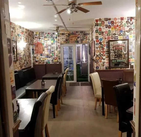 ベッドアンドブレックファースト The Jackdaw Pub Self Catering Static Caravan Free Breakfast Supplied