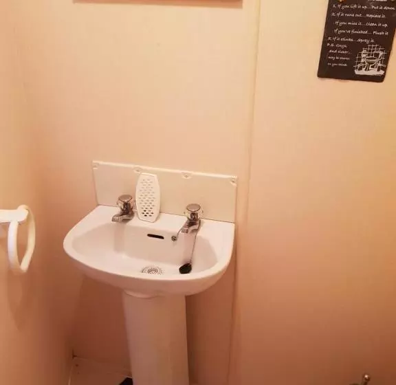 ベッドアンドブレックファースト The Jackdaw Pub Self Catering Static Caravan Free Breakfast Supplied