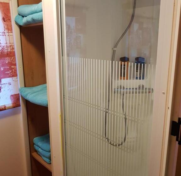 Nocleg ze śniadaniem The Jackdaw Pub Self Catering Static Caravan Free Breakfast Supplied