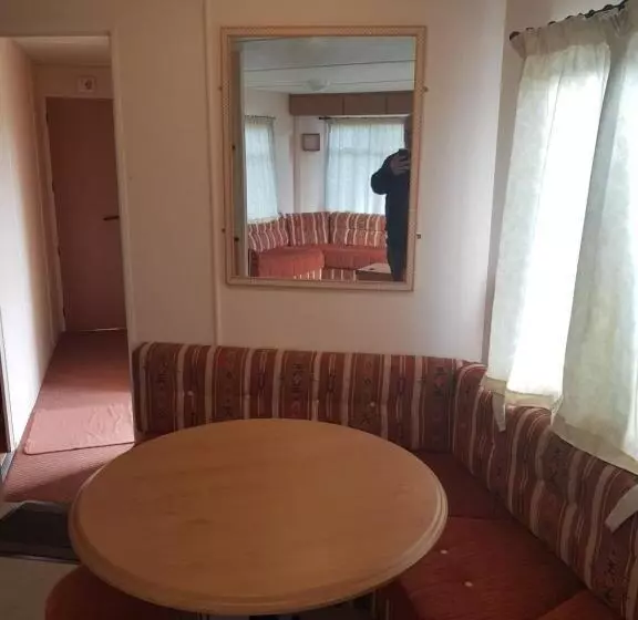 ベッドアンドブレックファースト The Jackdaw Pub Self Catering Static Caravan Free Breakfast Supplied