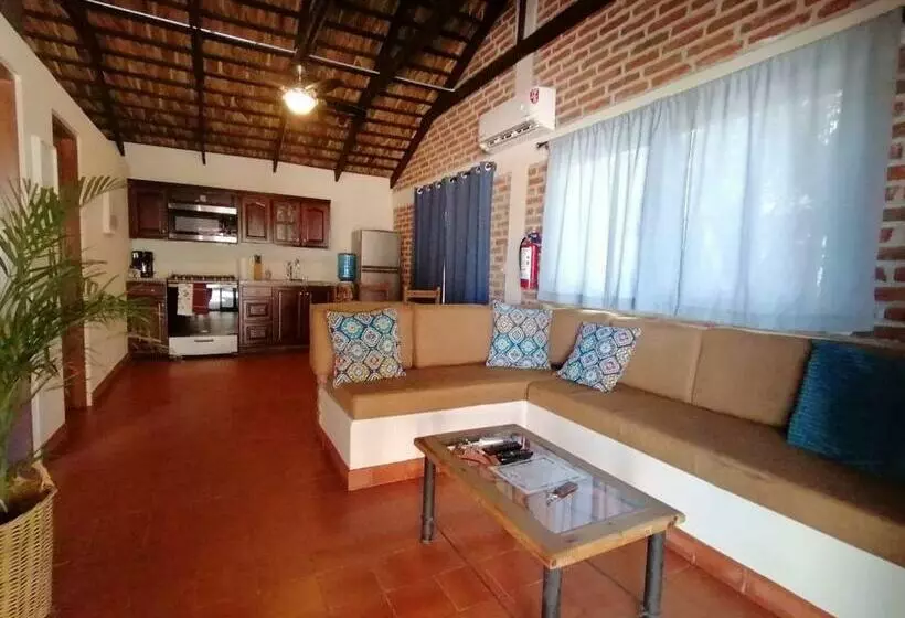 Retkeilymaja Sukasa Bungalows