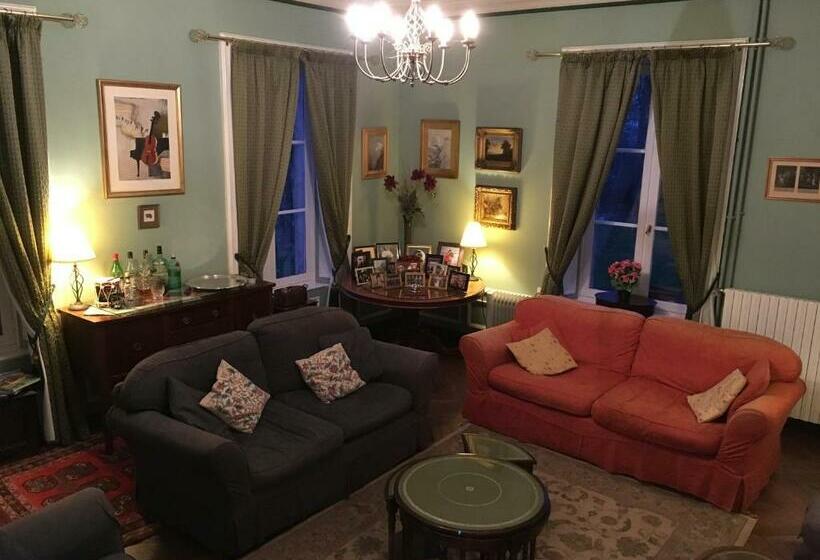 ベッドアンドブレックファースト Chateau De Beaulieu