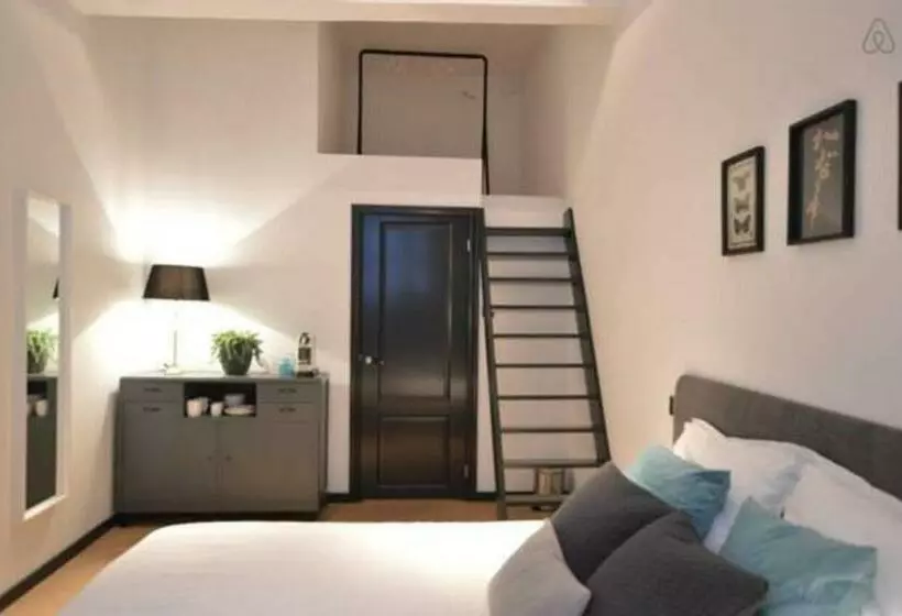 Aamiaismajoitus (B&B) Romantic Ground Floor Suite In Pijp Near Sarphatipark