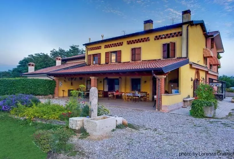 Hotelli Agriturismo Fior Di Maggio