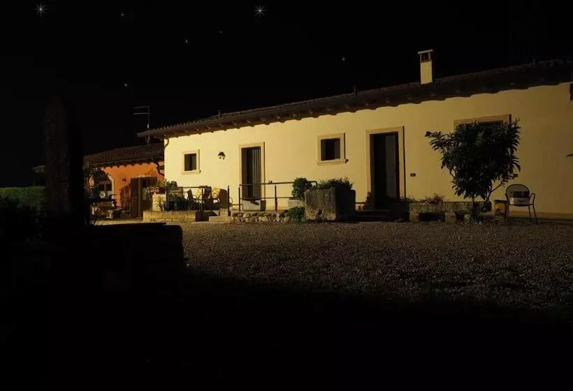 Hotelli Agriturismo Fior Di Maggio