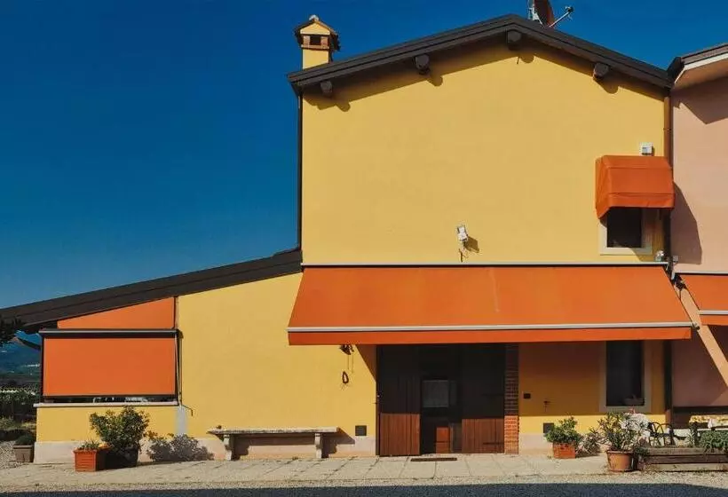 Hotelli Agriturismo Fior Di Maggio