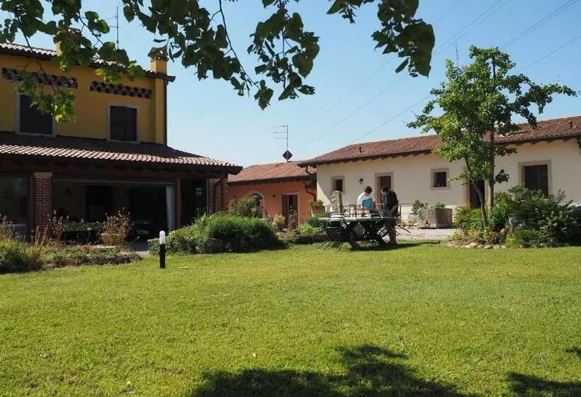 Hotelli Agriturismo Fior Di Maggio