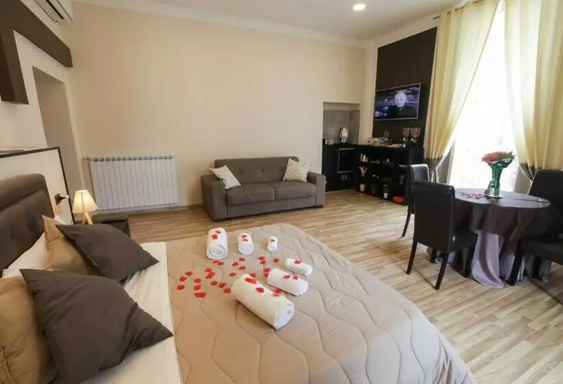 پانسیون Reggia & Dintornis A Caserta