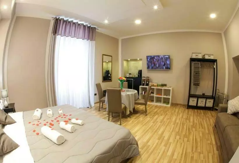 پانسیون Reggia & Dintornis A Caserta