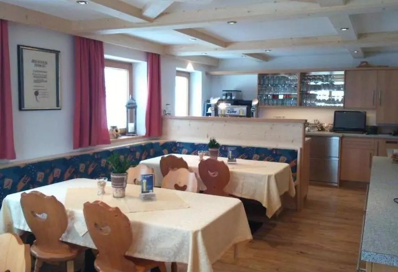 Retkeilymaja Gasthof Leiter´s Hoamatl