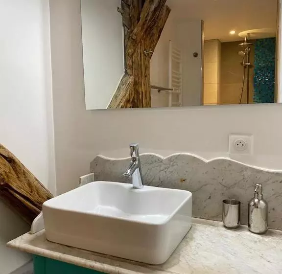 ベッドアンドブレックファースト Au Cheval Blanc   Appartements Et Chambres D Hôtes