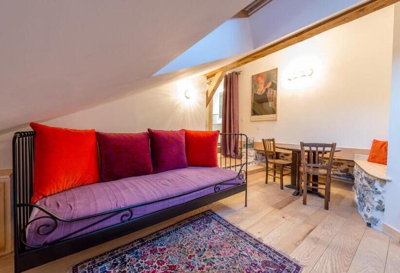 ベッドアンドブレックファースト Au Cheval Blanc   Appartements Et Chambres D Hôtes