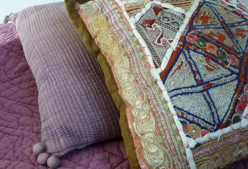 ベッドアンドブレックファースト Au Cheval Blanc   Appartements Et Chambres D Hôtes