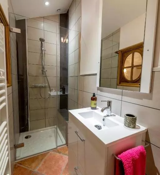 ベッドアンドブレックファースト Au Cheval Blanc   Appartements Et Chambres D Hôtes