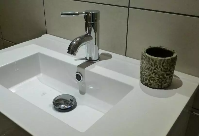 ベッドアンドブレックファースト Au Cheval Blanc   Appartements Et Chambres D Hôtes