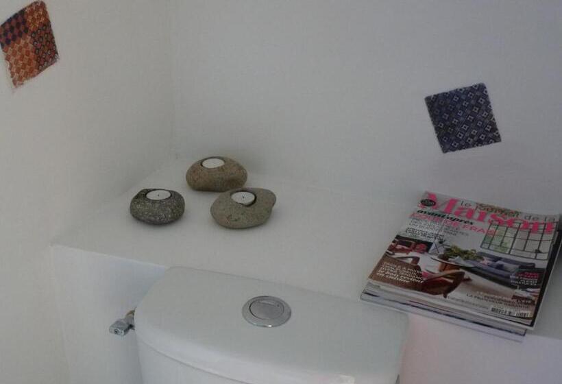 ベッドアンドブレックファースト Au Cheval Blanc   Appartements Et Chambres D Hôtes