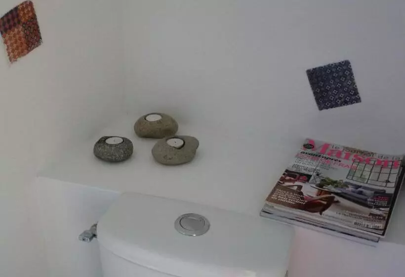 ベッドアンドブレックファースト Au Cheval Blanc   Appartements Et Chambres D Hôtes