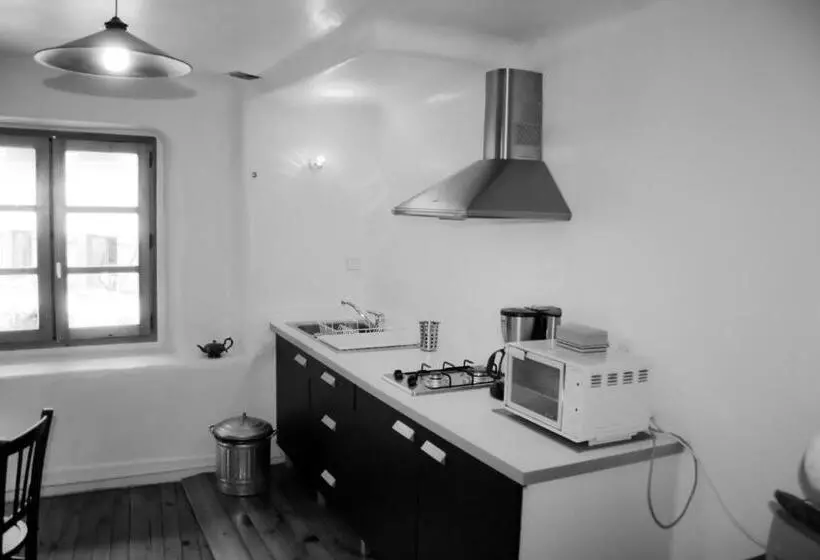 ベッドアンドブレックファースト Au Cheval Blanc   Appartements Et Chambres D Hôtes