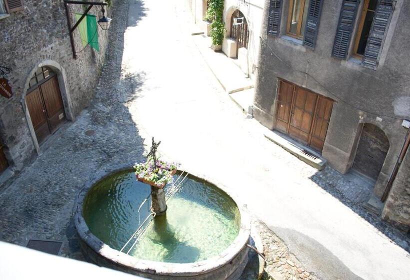 ベッドアンドブレックファースト Au Cheval Blanc   Appartements Et Chambres D Hôtes