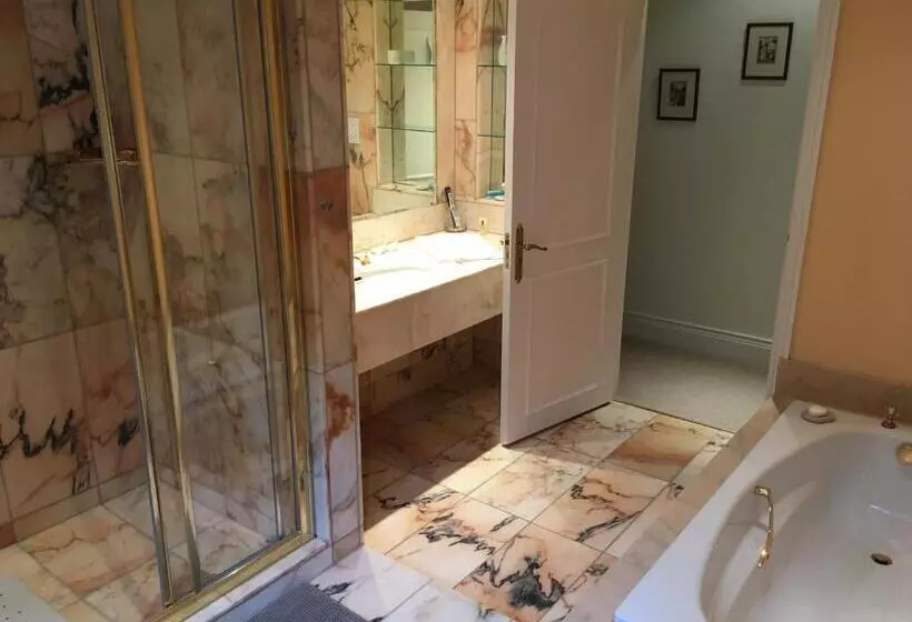 Aamiaismajoitus (B&B) Gweebarra