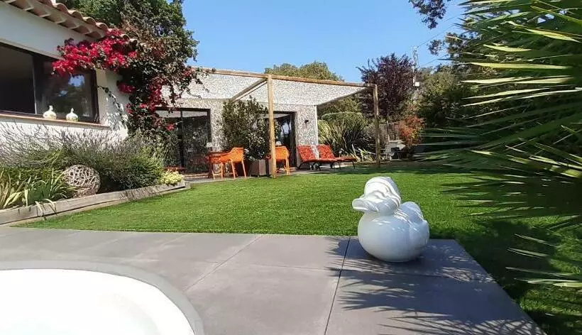 Aamiaismajoitus (B&B) Le Clos Des Barelles