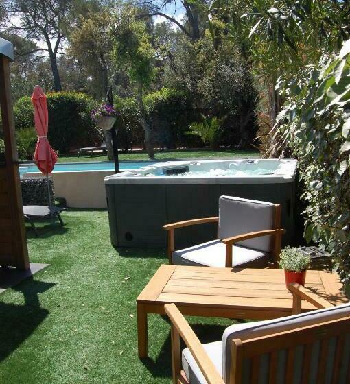 مبيت وإفطار Le Clos Des Barelles